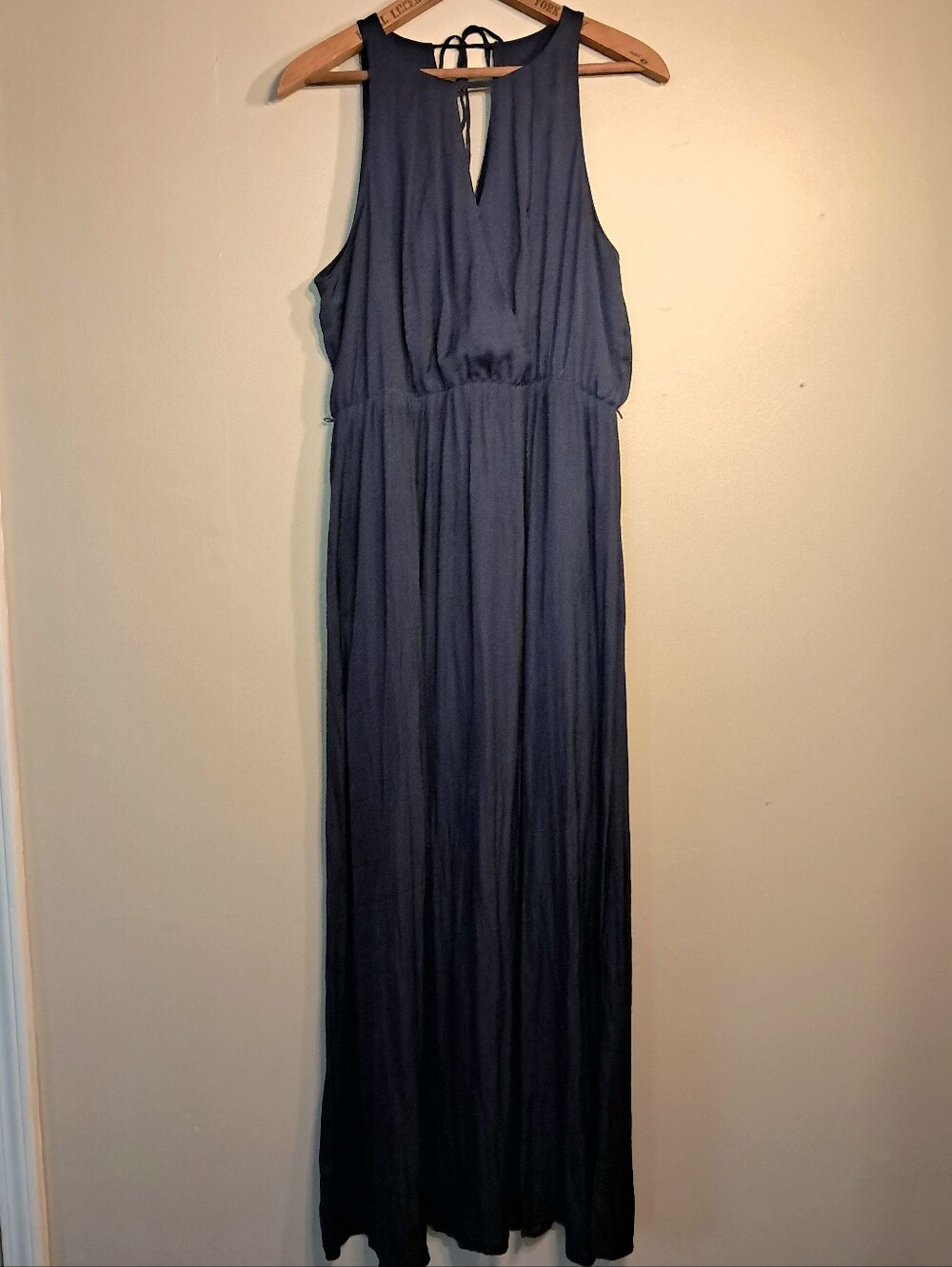 Jennifer Lopez Navy Keyhole Sleeveless Maxi Dress